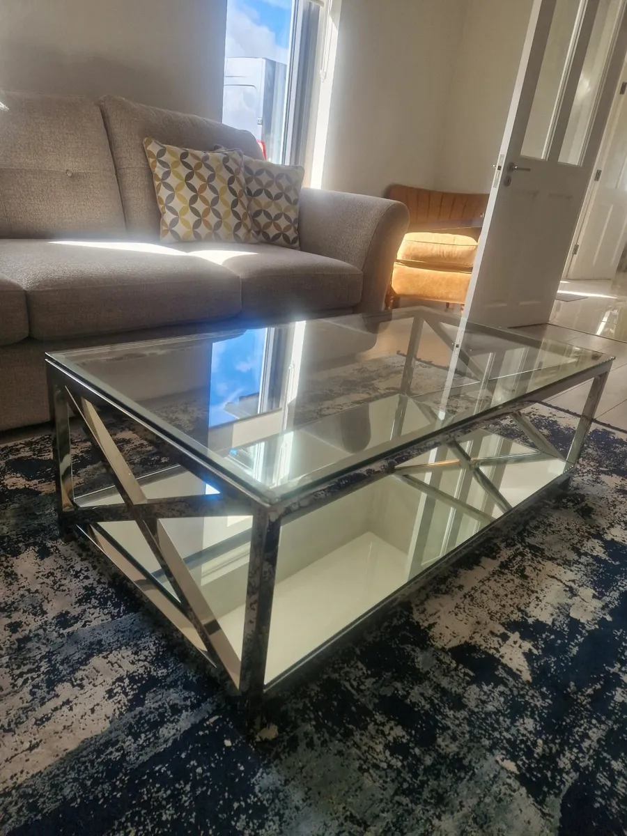 Casey's furniture Glass Coffee Table - Image 1