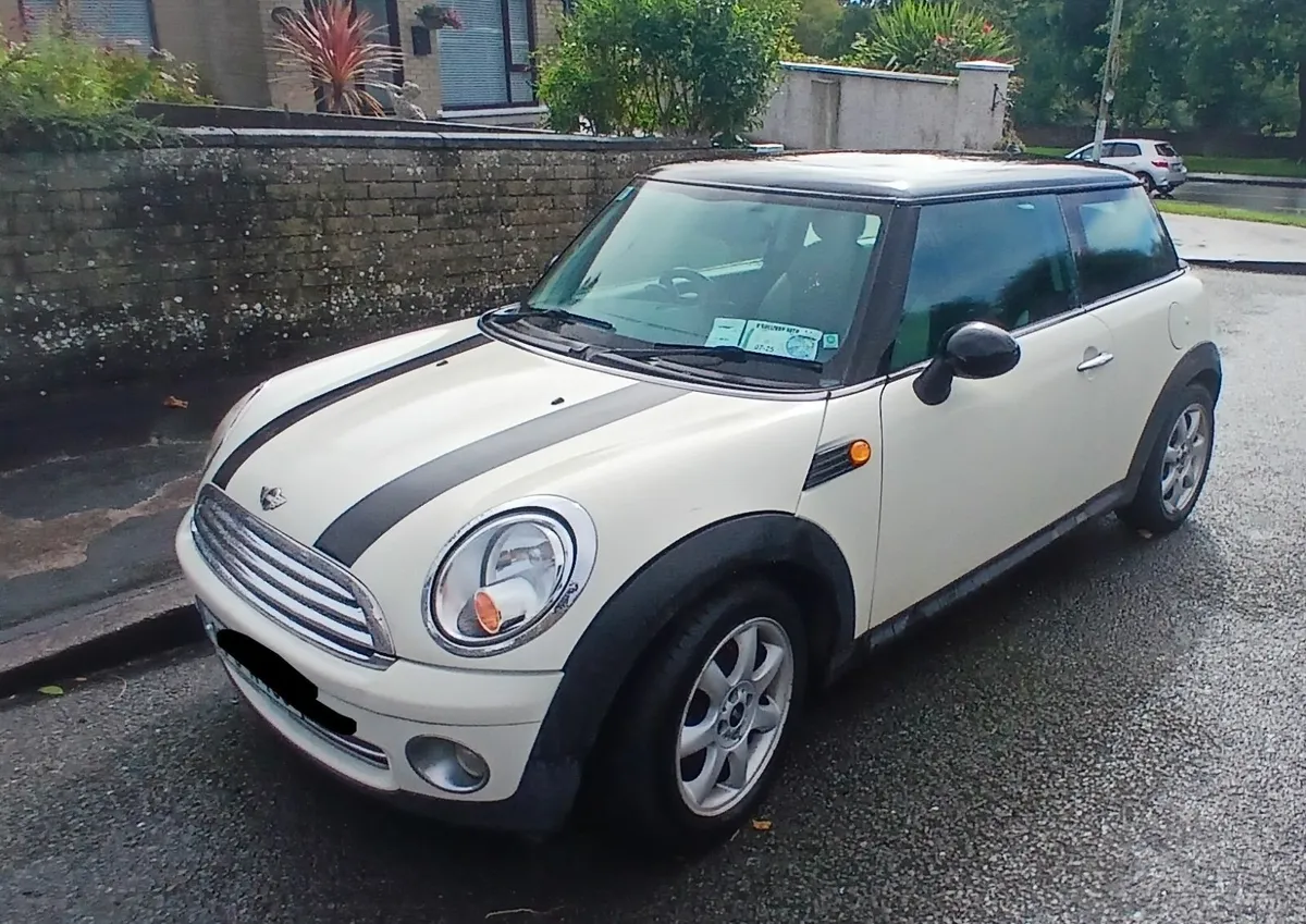 Mini Cooper 2009 - Image 1