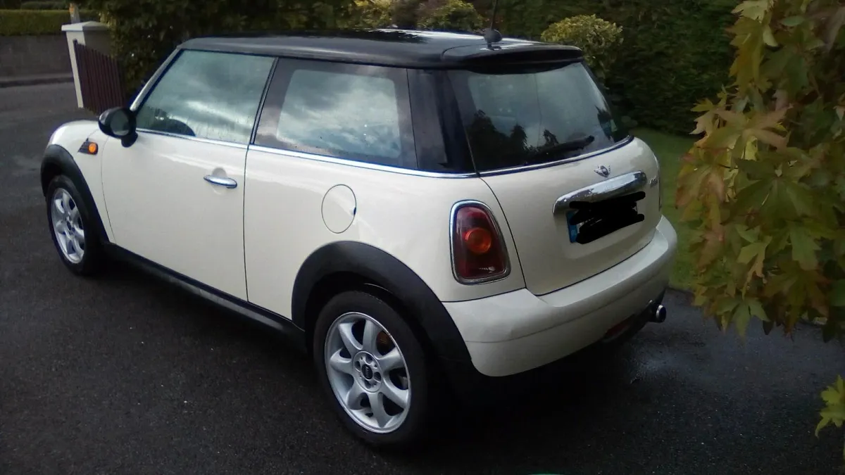 Mini Cooper 2009 - Image 2