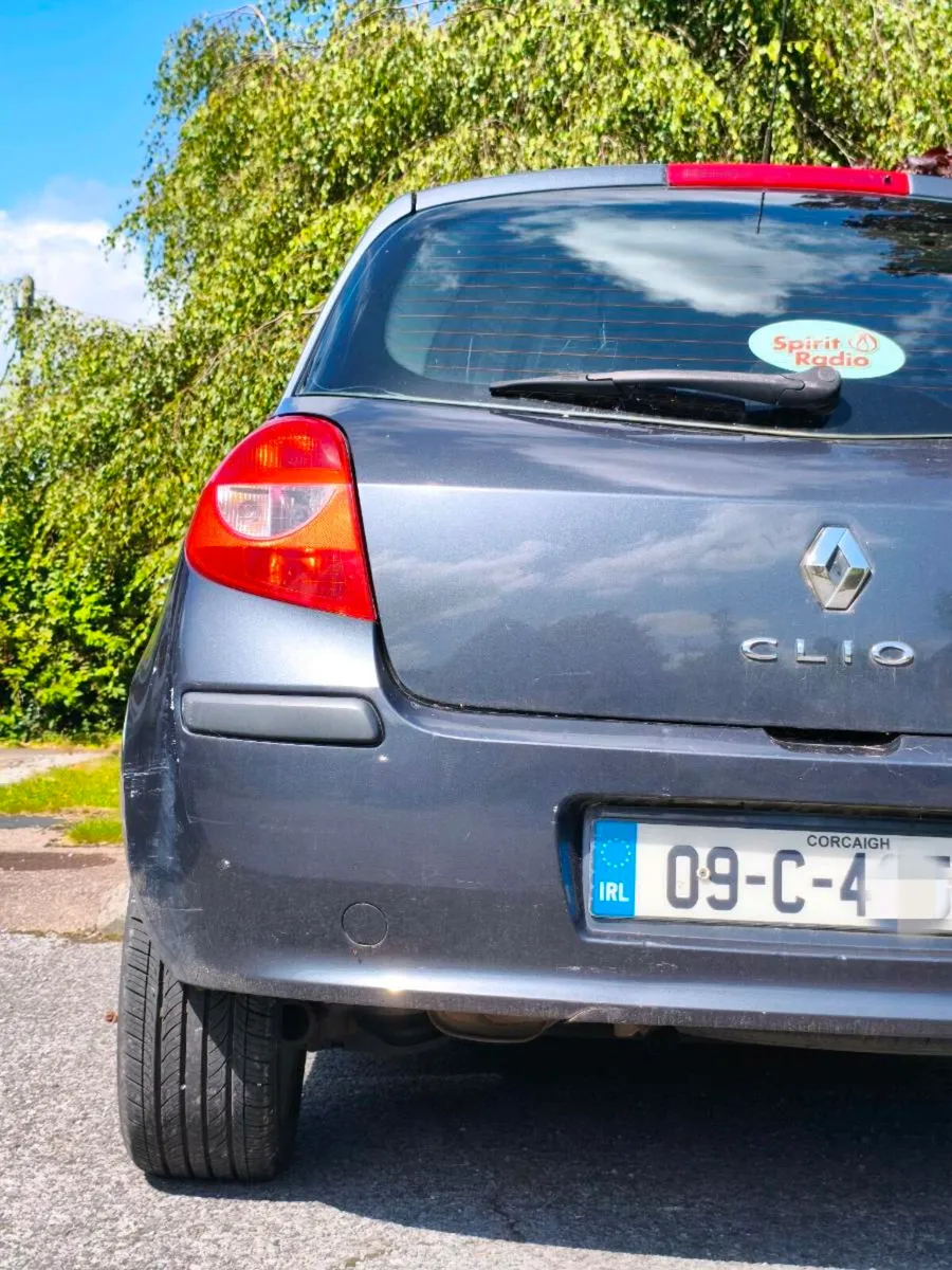 Renault Clio - Image 1