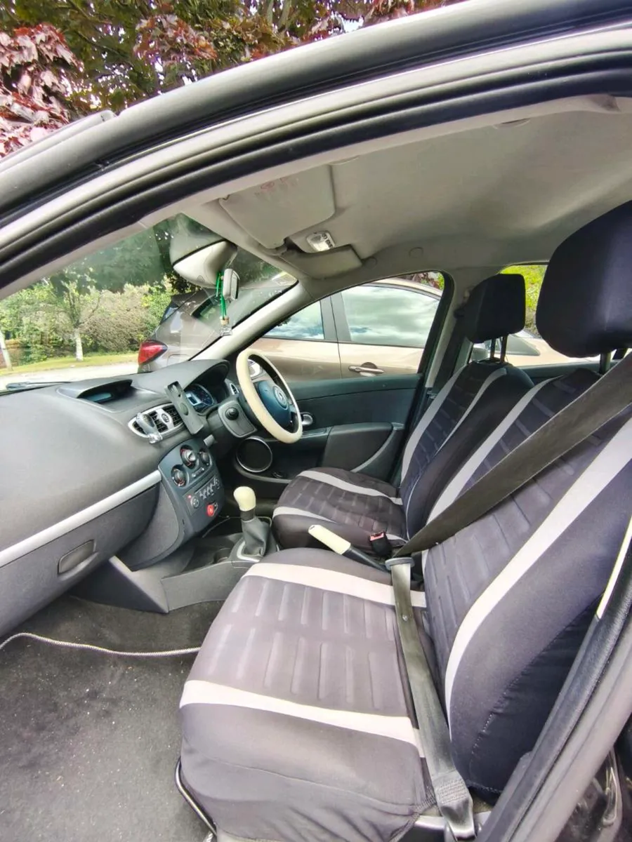 Renault Clio - Image 4