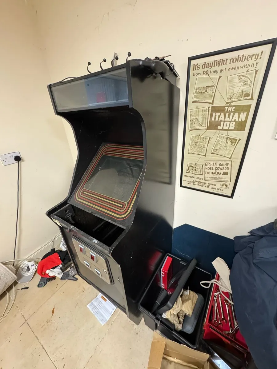 Arcade Machine 1980's - Full Size - Image 1