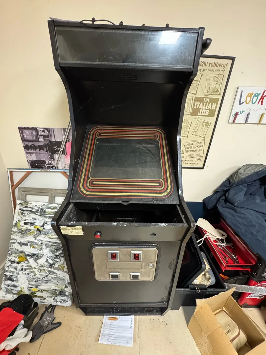 Arcade Machine 1980's - Full Size - Image 2