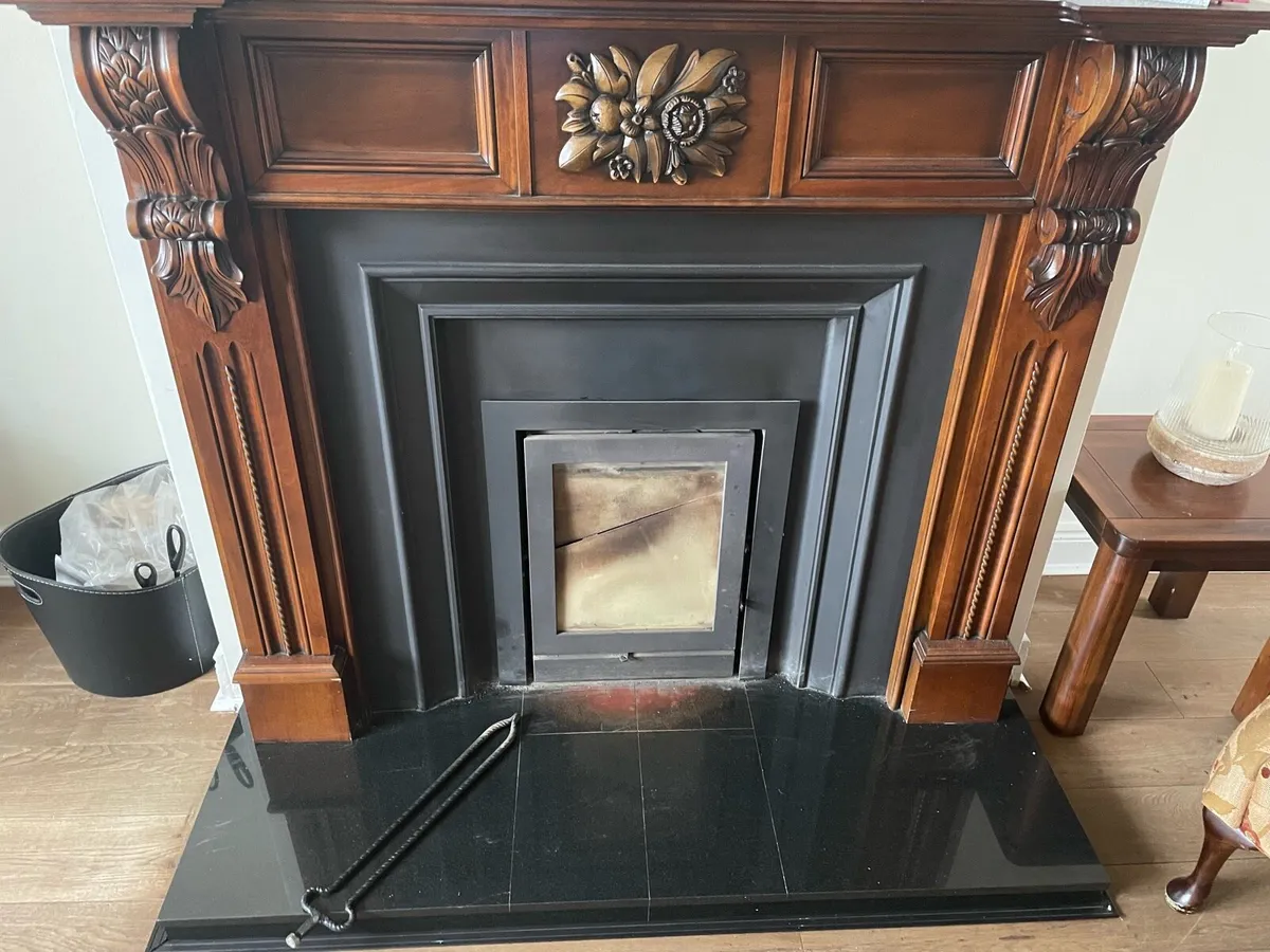 Mantle piece and inset - Image 1