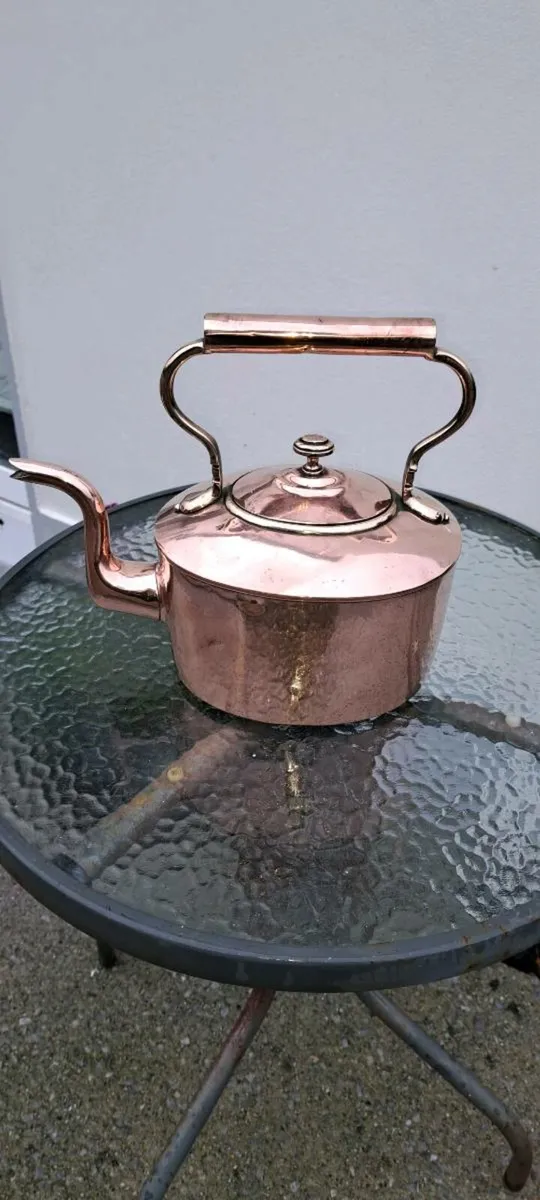 Old copper kettle - Image 1