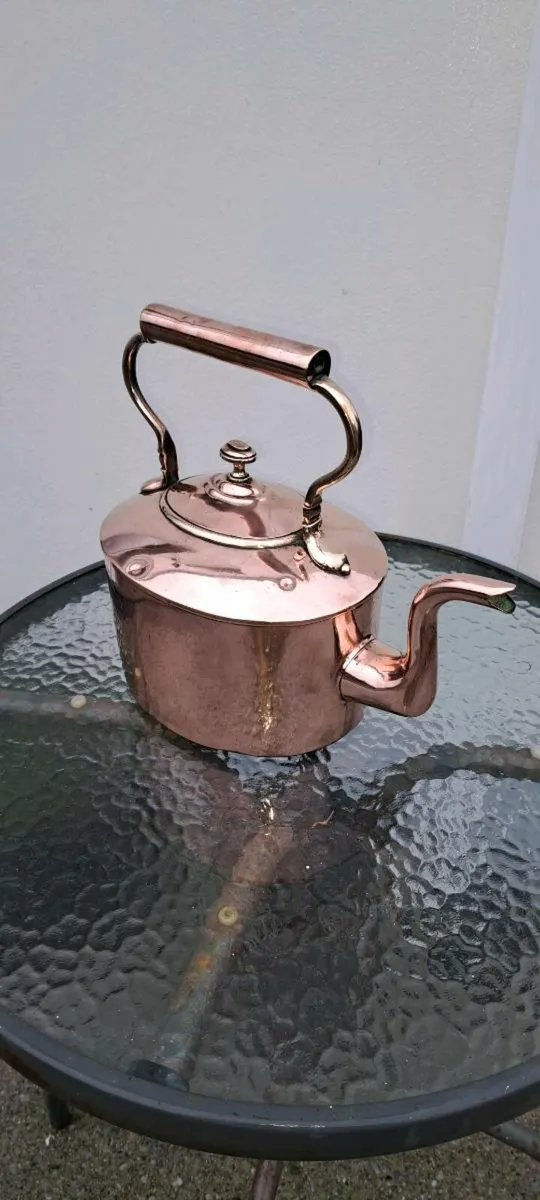 Old copper kettle - Image 2