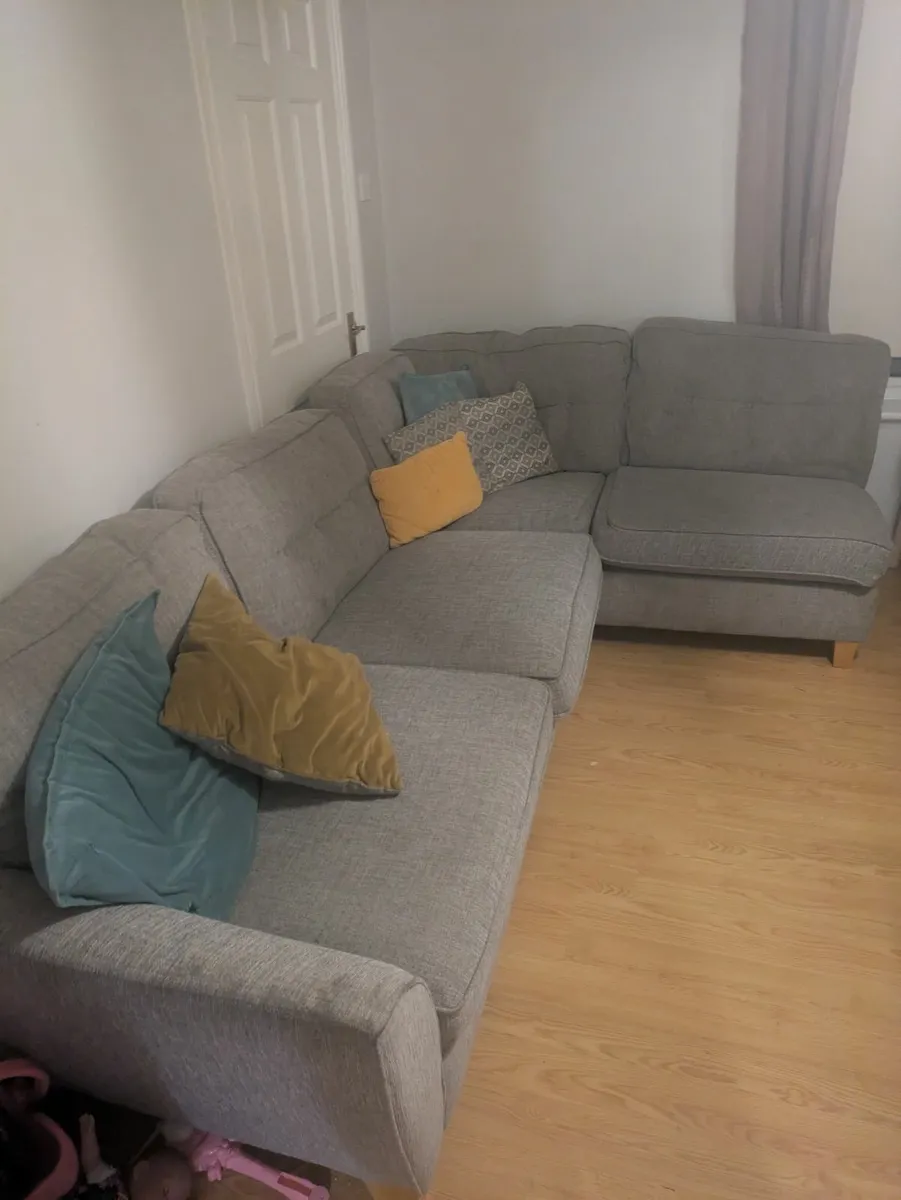 Corner sofa - Image 1