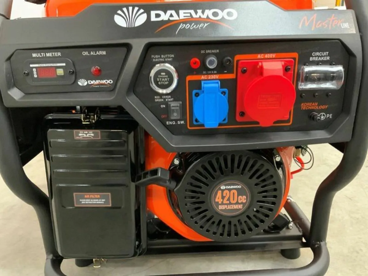 Daewoo GDA9250E petrol powered portable generator - Image 2