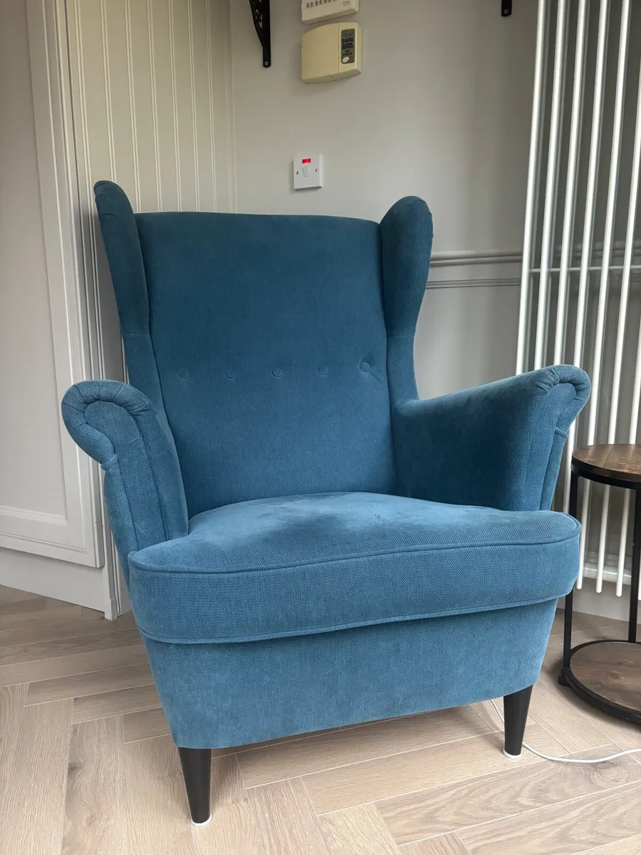 Living room chair - Image 1