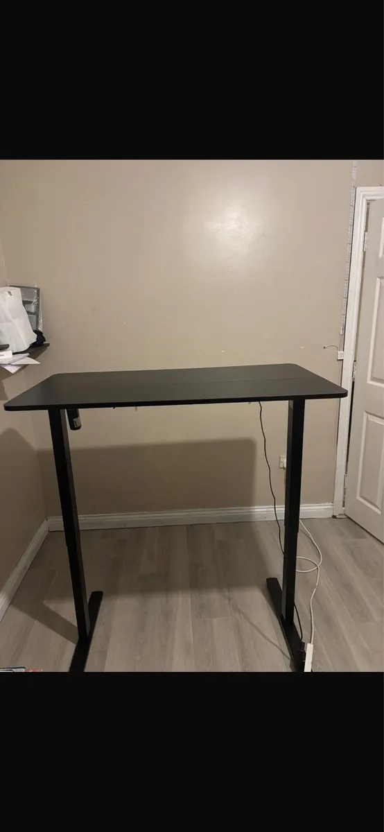 Work office desk - Image 1