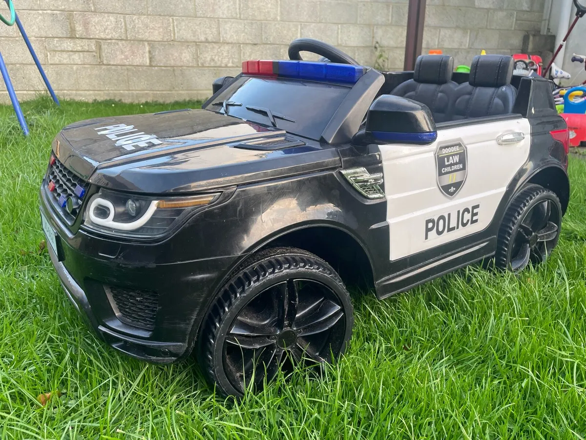 Ride on toy police range rover car - Image 1