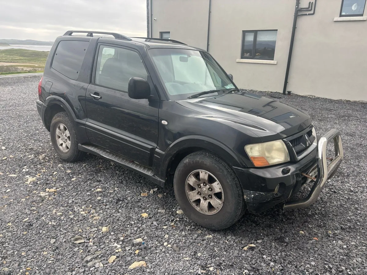 2006 Mitsubishi Pajero 3.2 swb - Image 3