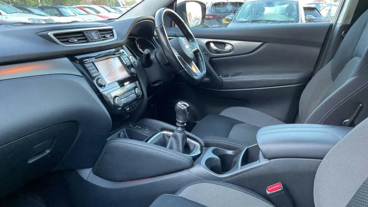 181 Nissan Qashqai LOW KM SUNROOF - Image 4