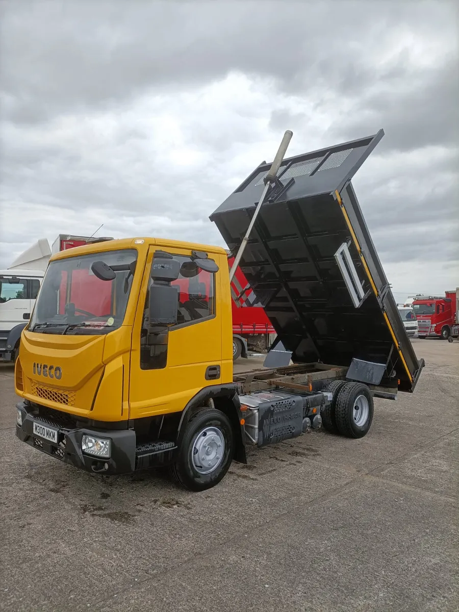 2020 Iveco 7.5 ton tipper steel body manual - Image 1