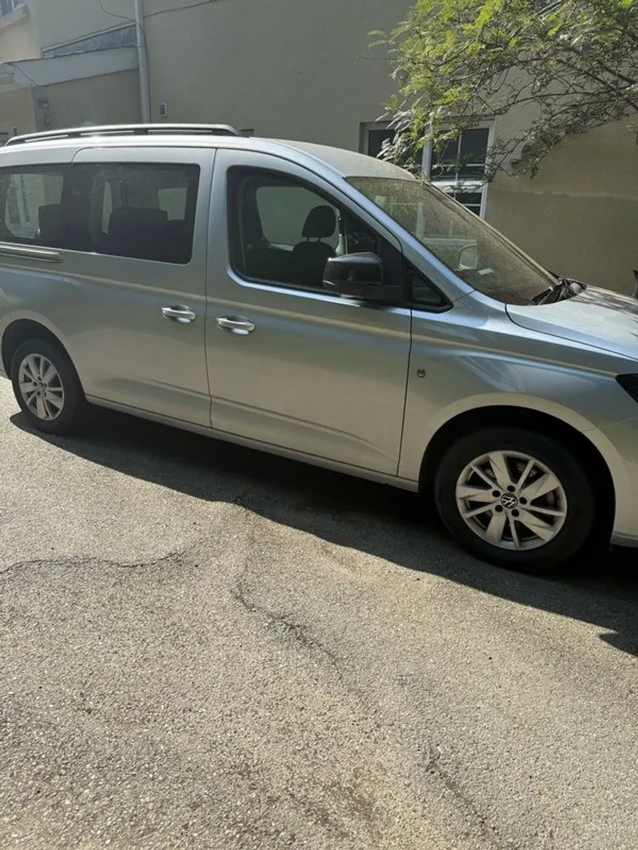 2023 Volkswagen Caddy - Image 2