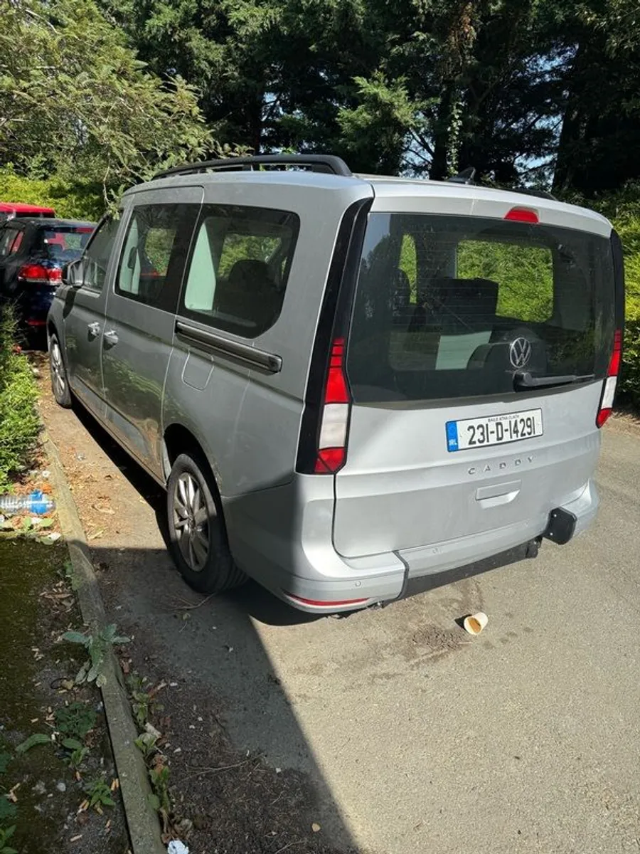 2023 Volkswagen Caddy - Image 4
