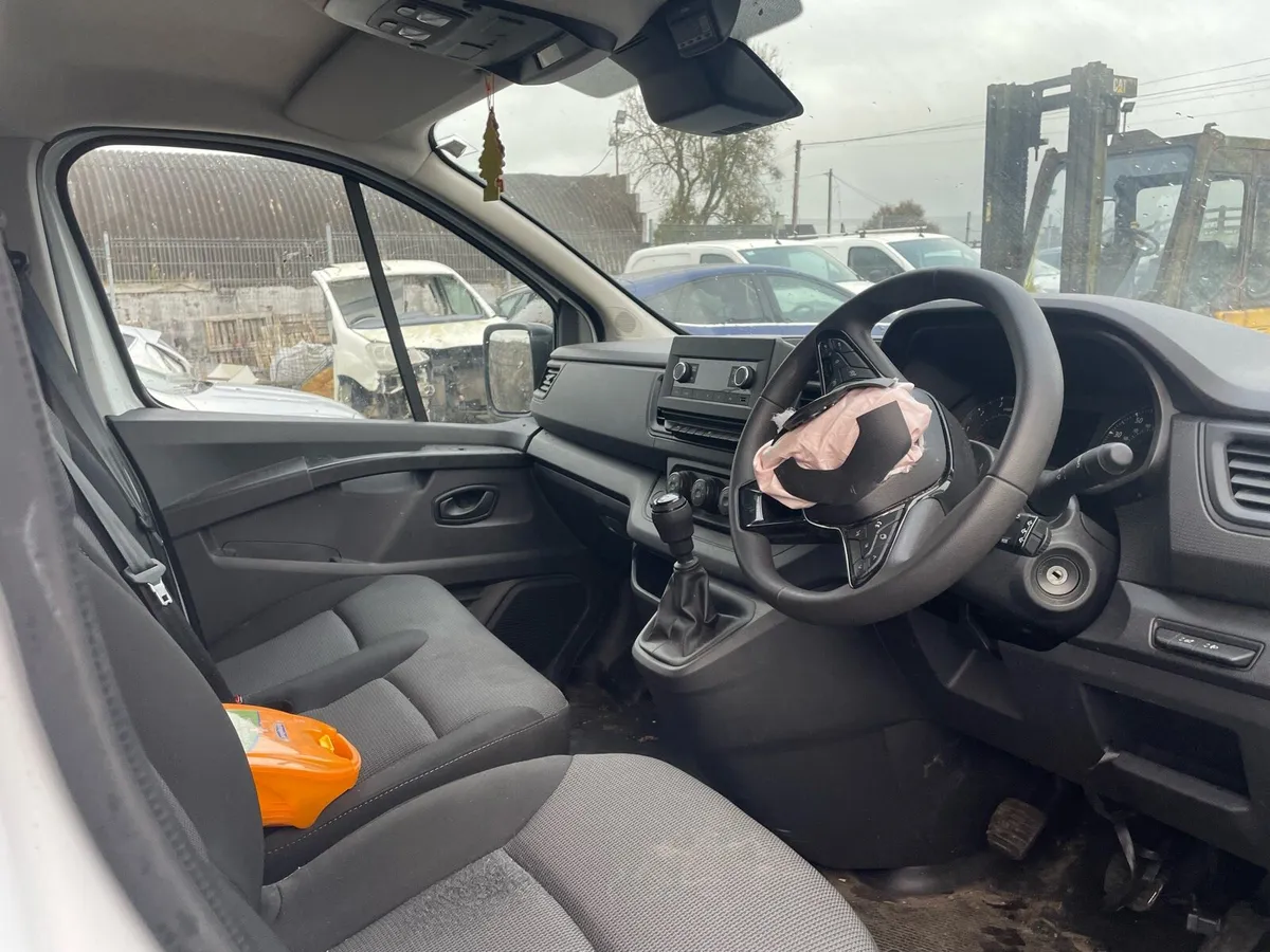 2024 RENAULT TRAFIC REFRIGERATED FRIDGE VAN - Image 3