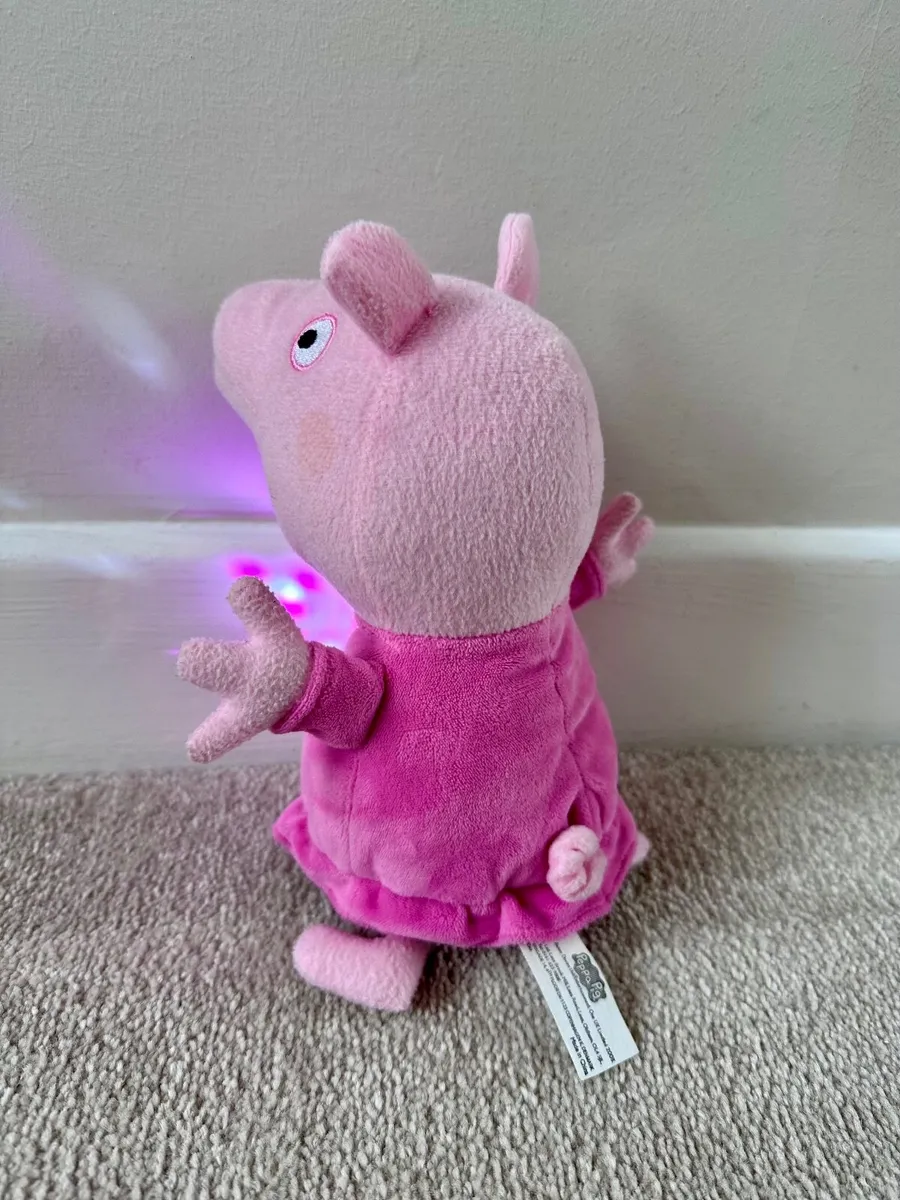 Peppa Pig Sleepover Peppa with lights and sound - Image 3