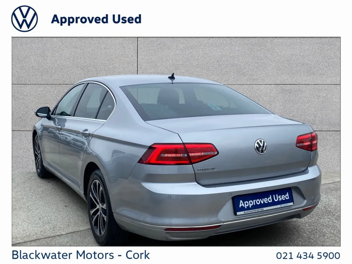 Volkswagen Passat 2.0TDI 150BHP HIGHLINE WITH TECH - Image 4
