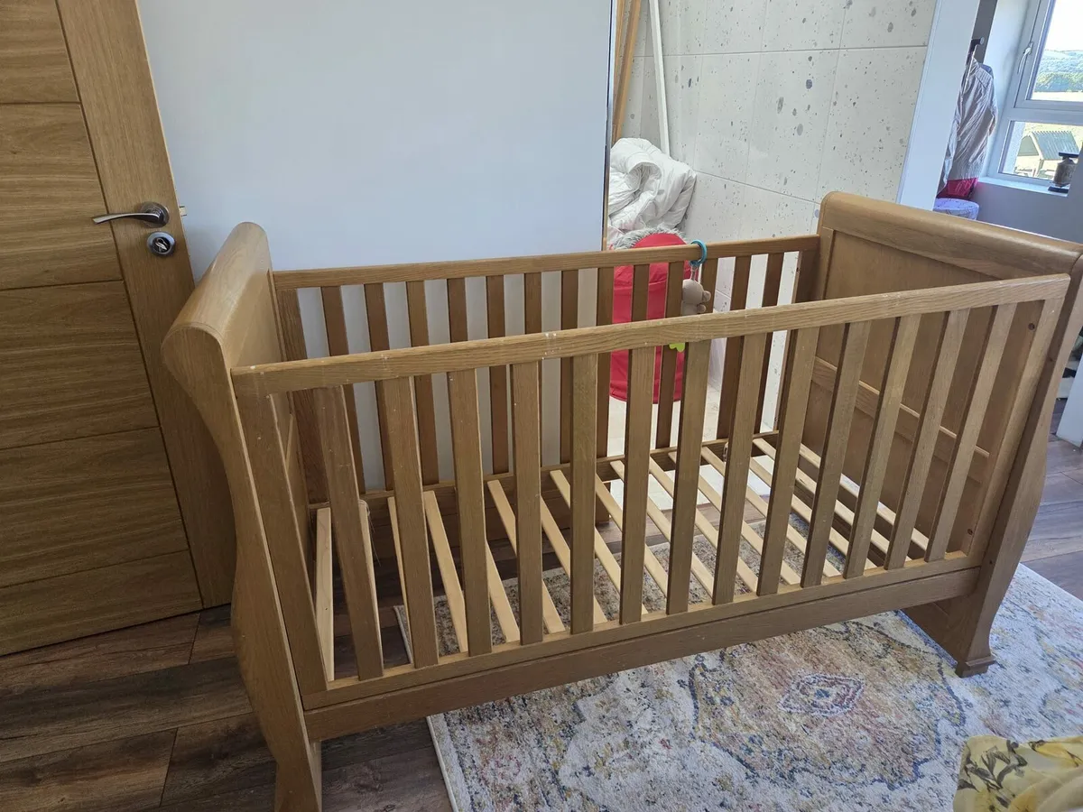 Baby sleigh cot bed - Image 1