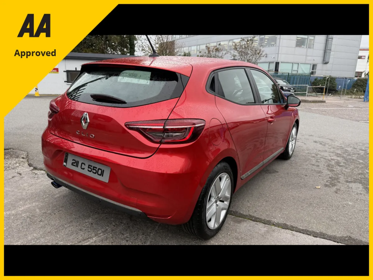 Renault Clio DYNAMIQUE TCE FREE DELIVERY - Image 2
