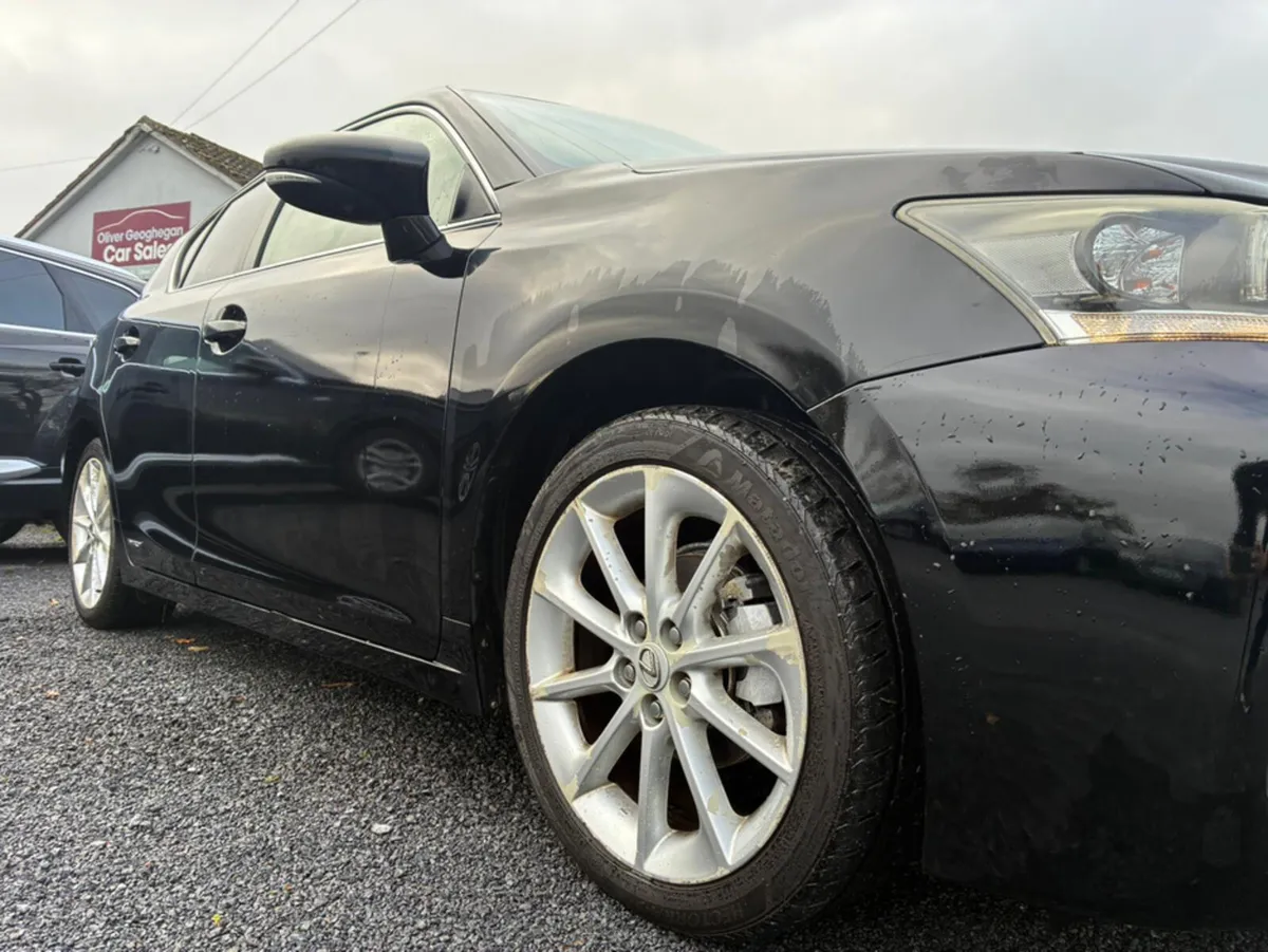 Lexus CT CT200 DYNAMICS AUTO - Image 4