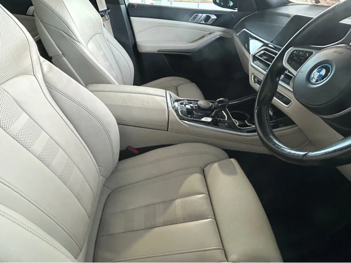 BMW X5 XDRIVE45E M SPORT AUTO Pan roof - Image 2