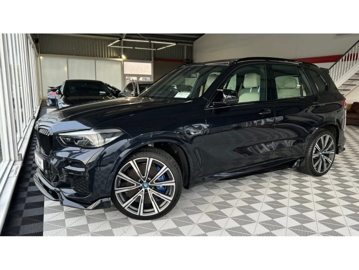 BMW X5 XDRIVE45E M SPORT AUTO Pan roof - Image 4