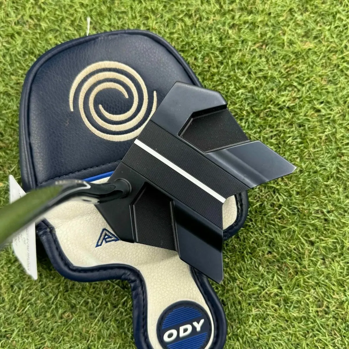 Odyssey Ai-One Wingback DB Putter / 34″ - Image 4