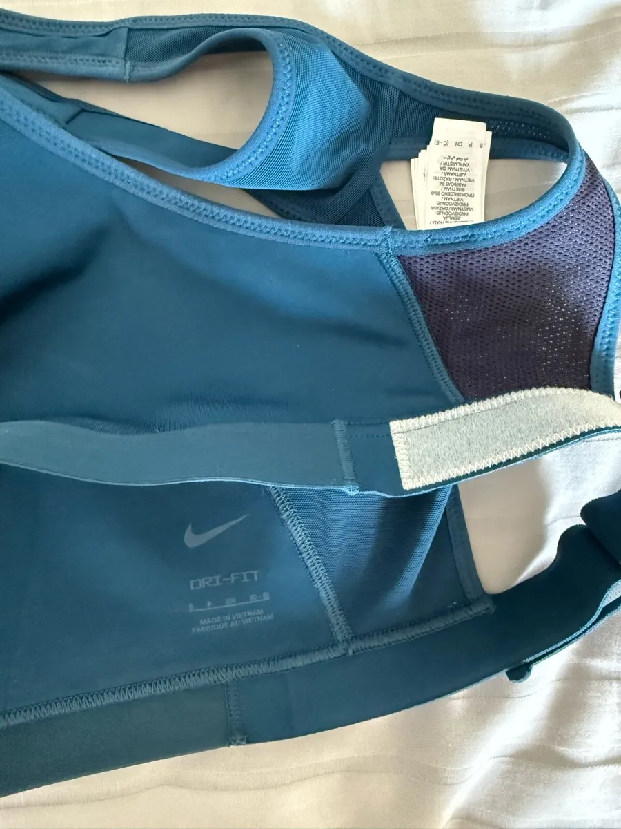Nike women's high support adjustable sports bra - Image 3