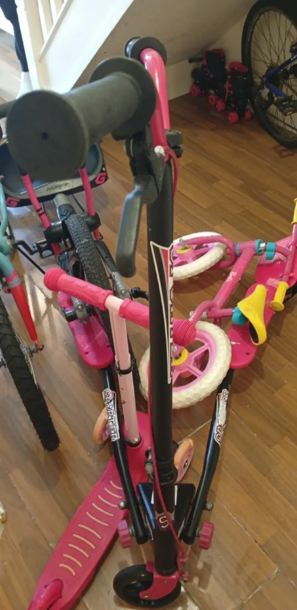 Bikes and scooters - Image 2