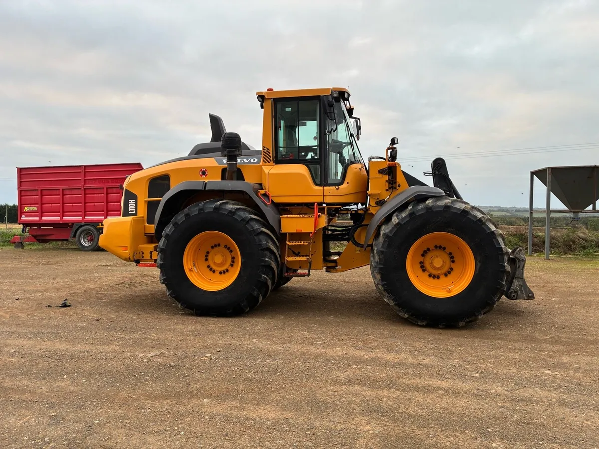 Volvo L110H loading shovel - Image 4