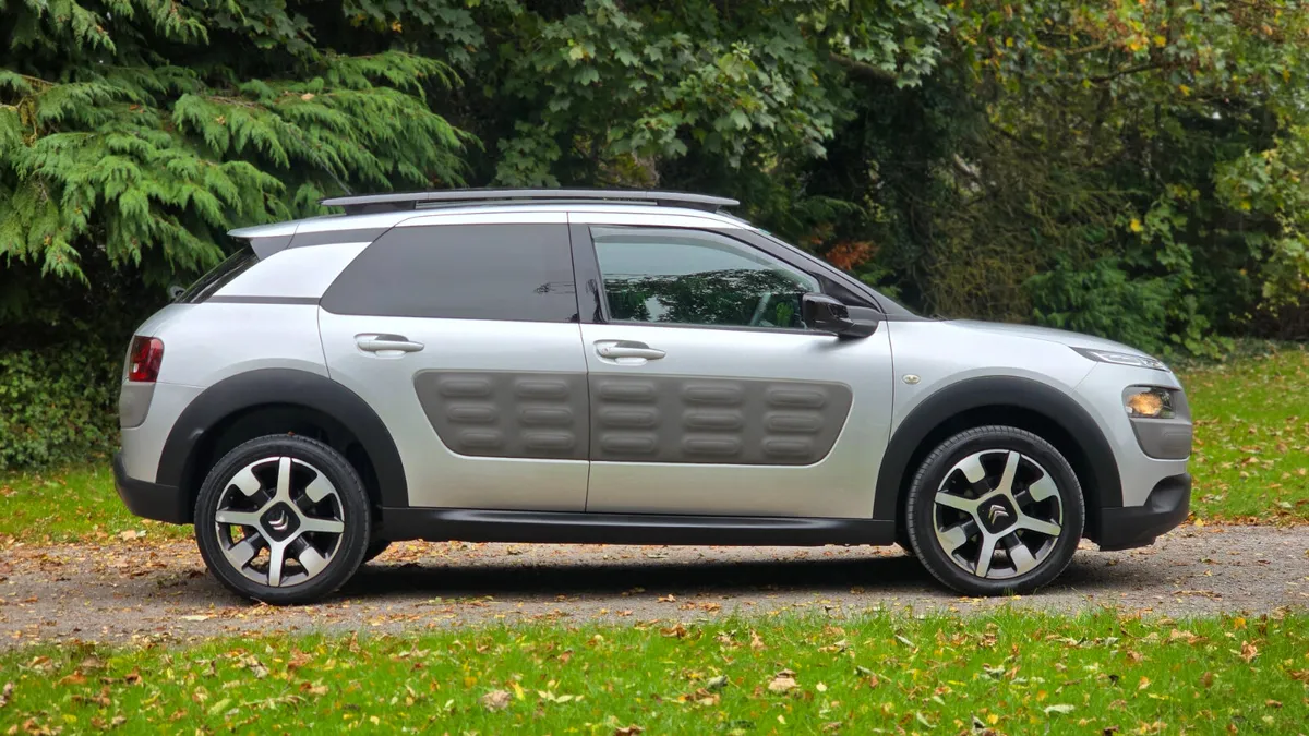 2015 Citroen C4 Cactus 1.6 HDI 100hp Feel Low Mile - Image 3
