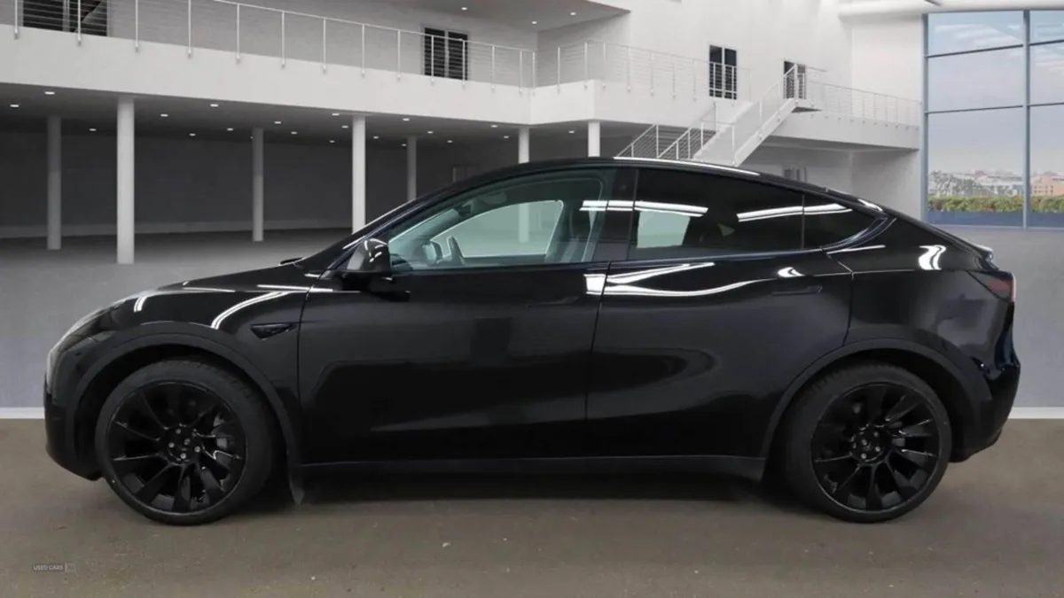Tesla Model Y Long Range AWD 4WD 5dr - Image 4