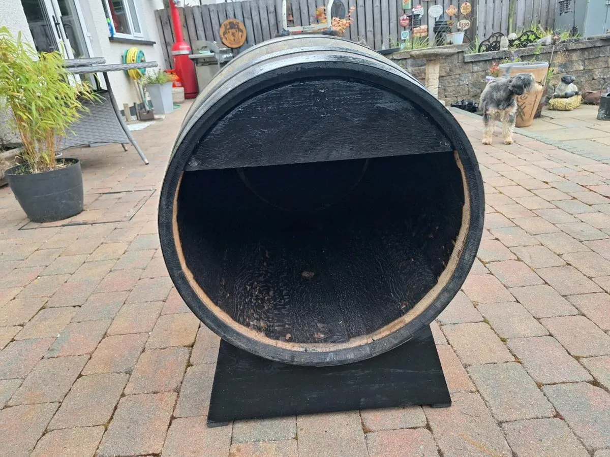 Oak barrel dog kennel - Image 2