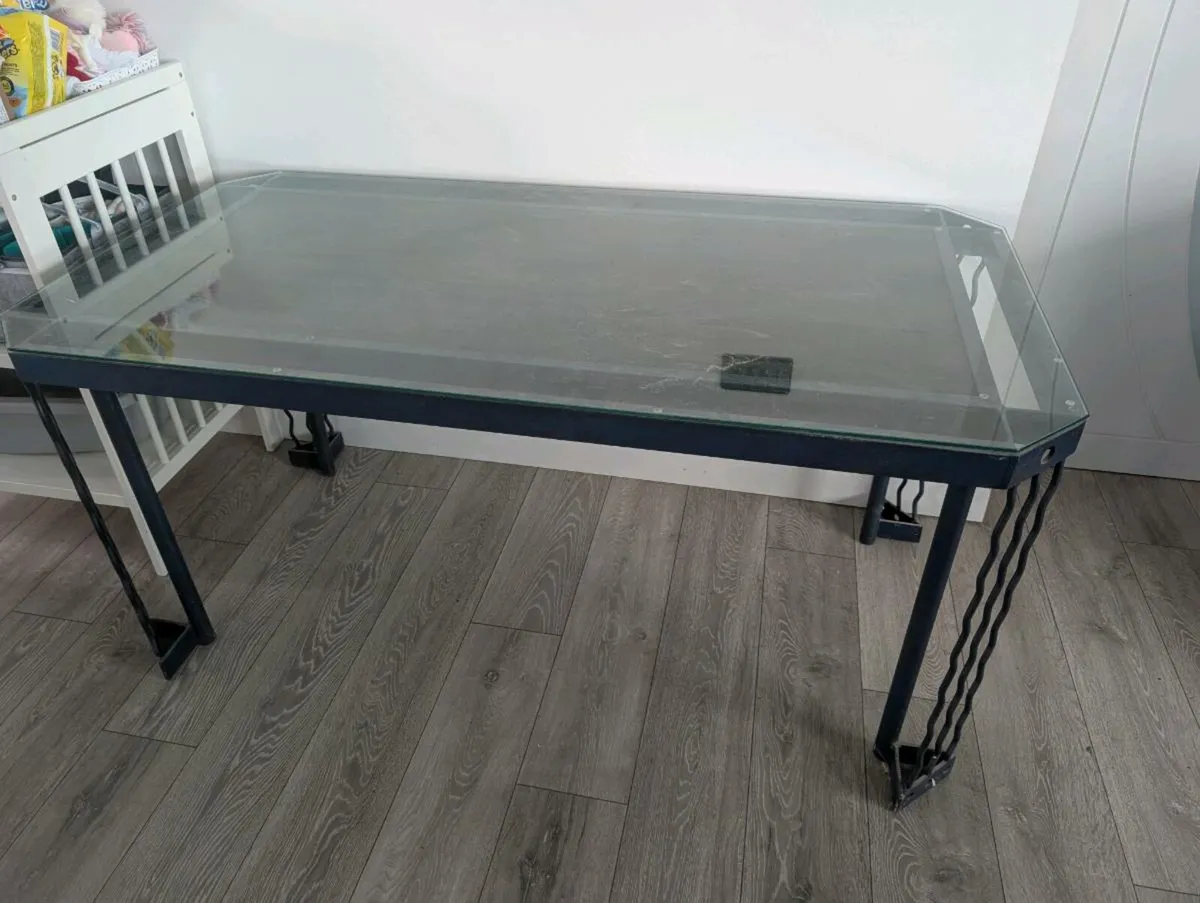 6 seater table - Image 1