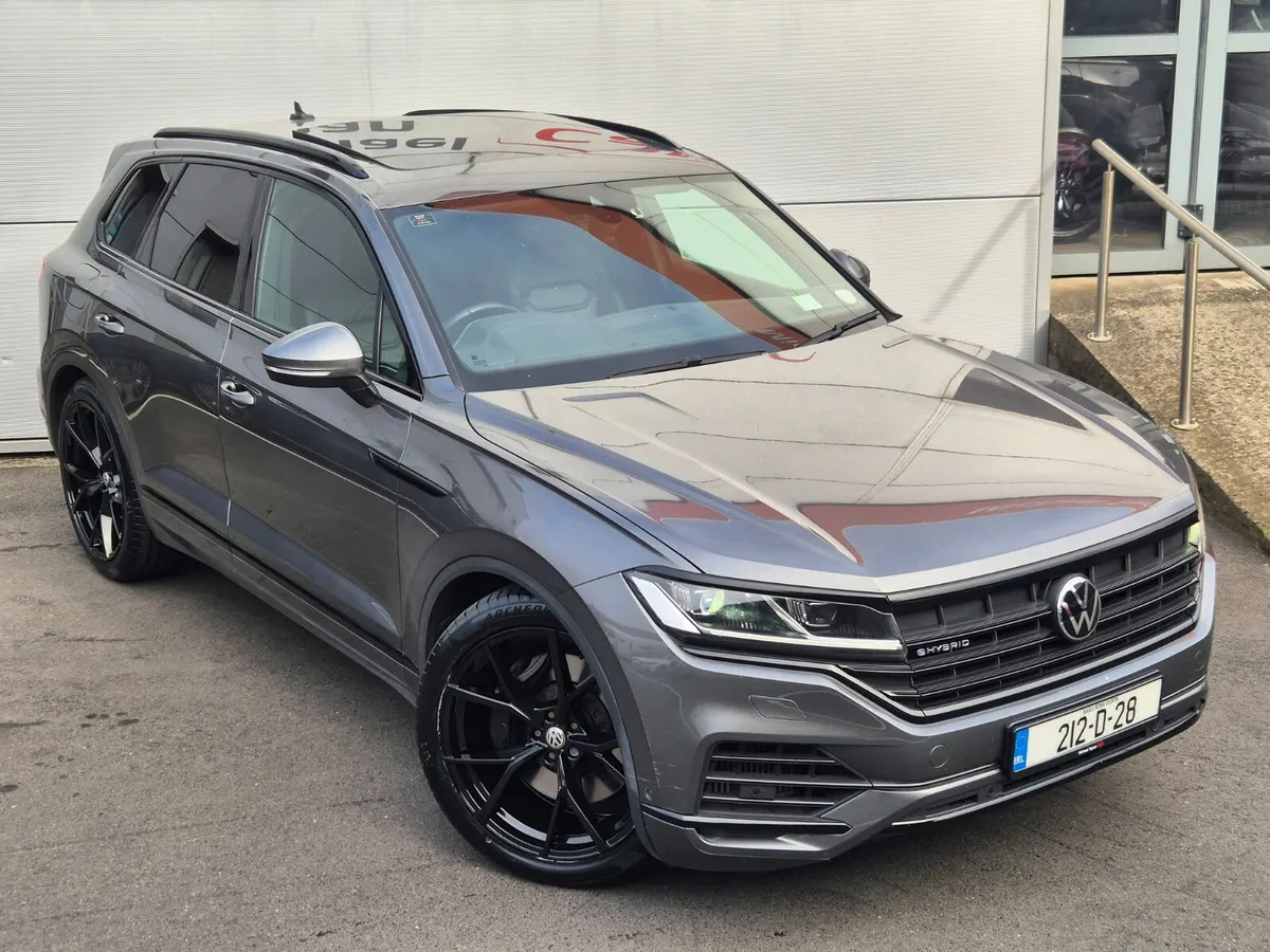 2021 VW Touareg 3.0 TFSI Black Edition Styling 22' - Image 3