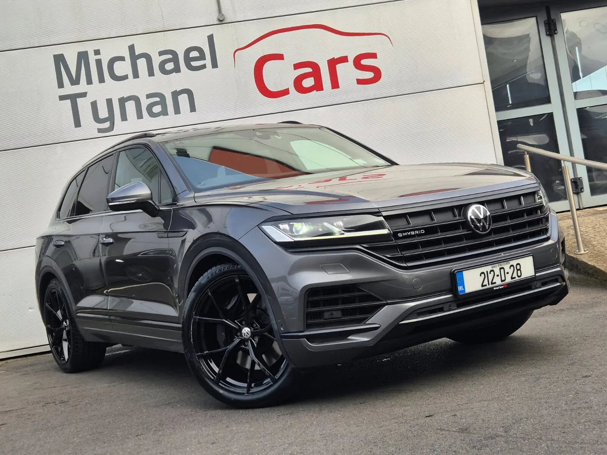 2021 VW Touareg 3.0 TFSI Black Edition Styling 22' - Image 4