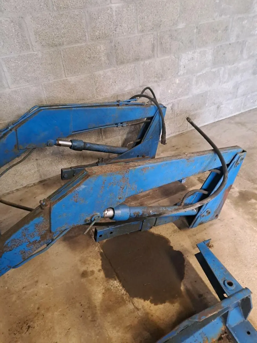 Tractor Front loader - Image 3