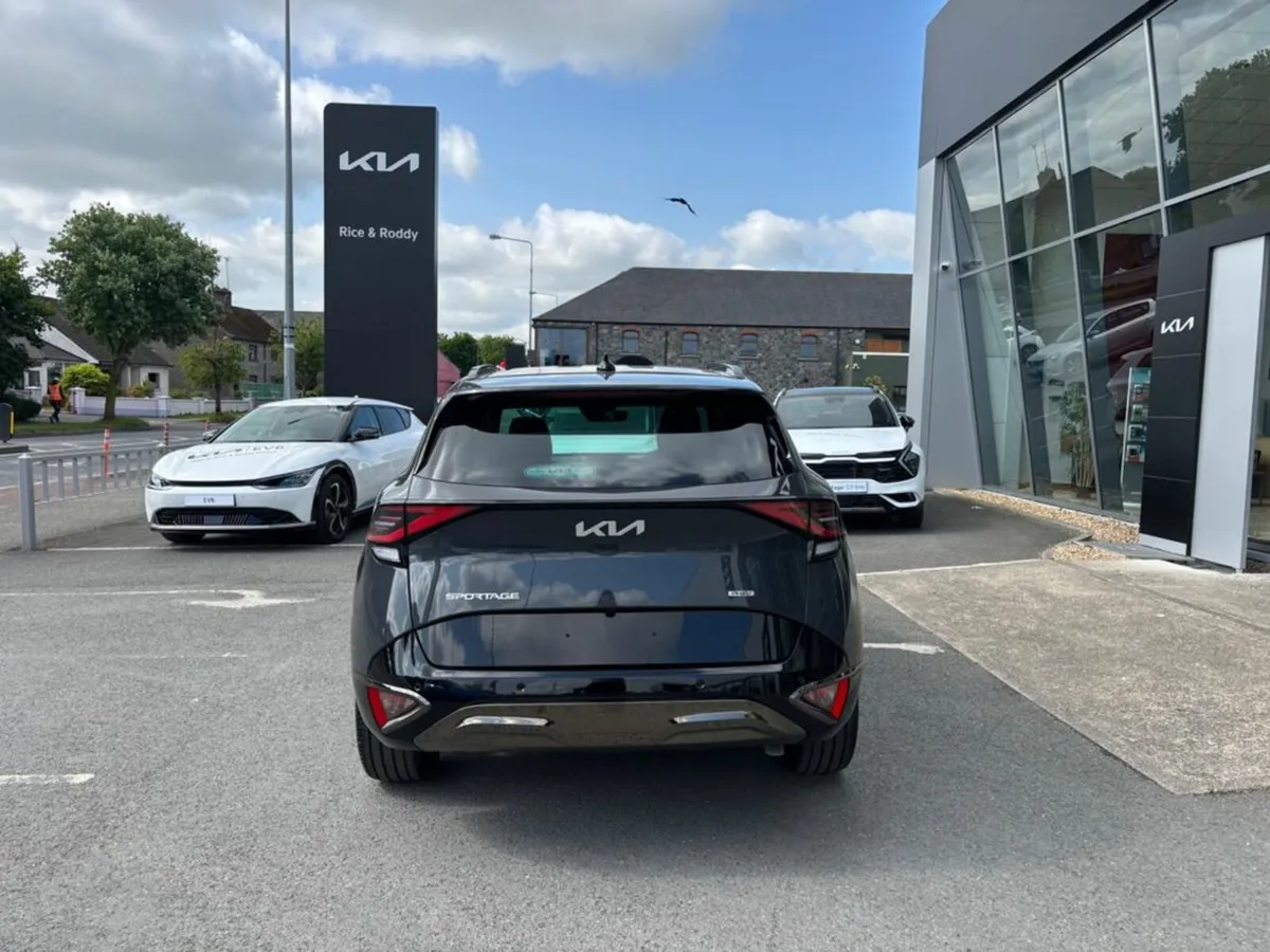 Kia Sportage 1.6 PETROL PHEV 5DR - 252 - Image 4