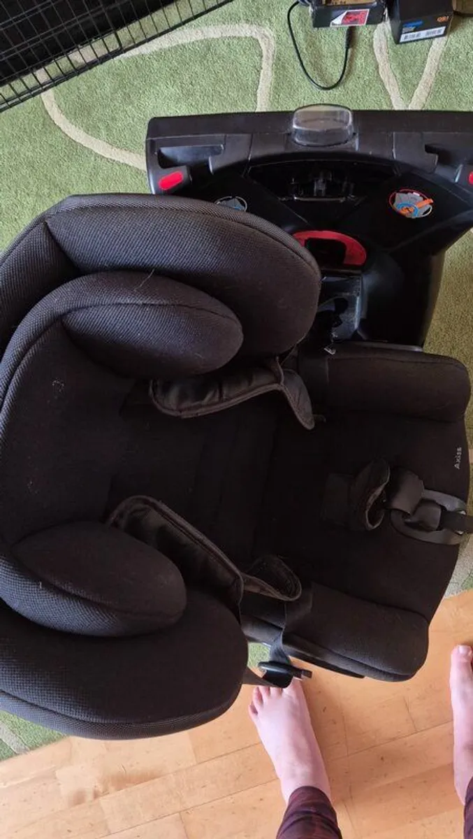 Maxi cosi Axiss rotating car seat - Image 2