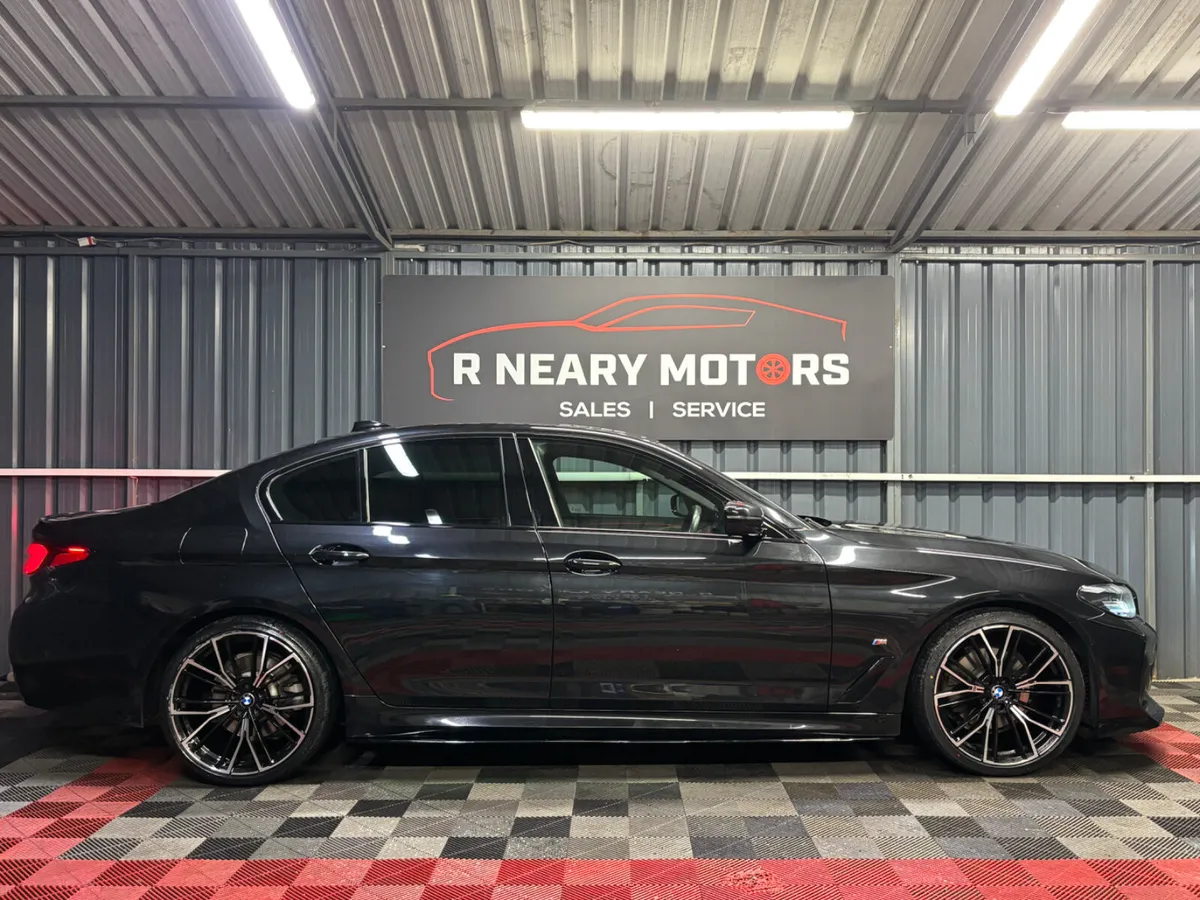 2021 212 BMW 5-Series 520d M-Sport Automatic - Image 4