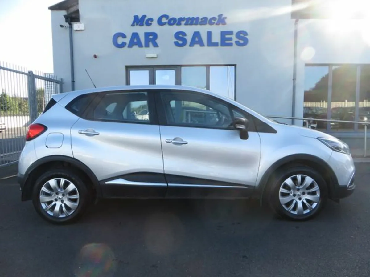 Renault Captur Life 1.5 DCI 90 EU6 4DR - Image 2