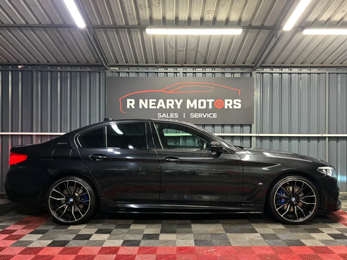 2019 192 BMW 5-Series 530e M-Sport plus - Image 4