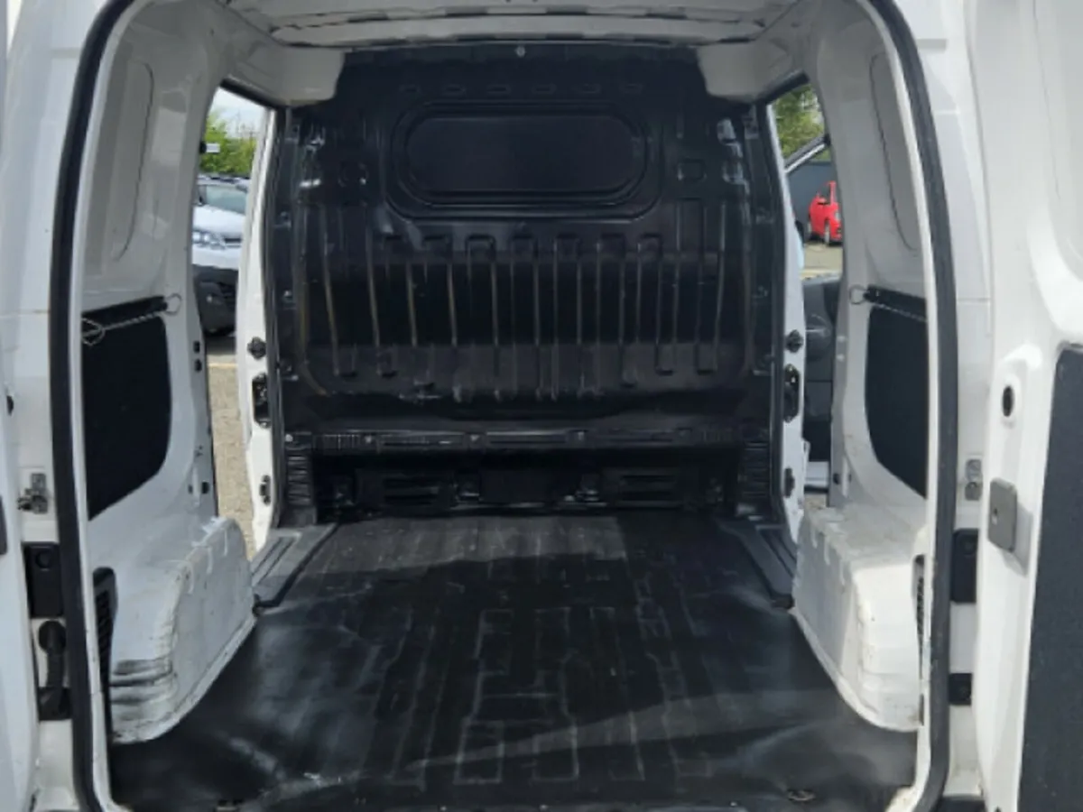 Nissan Vanette NV 200 NV200 ESP 2DR - Image 3