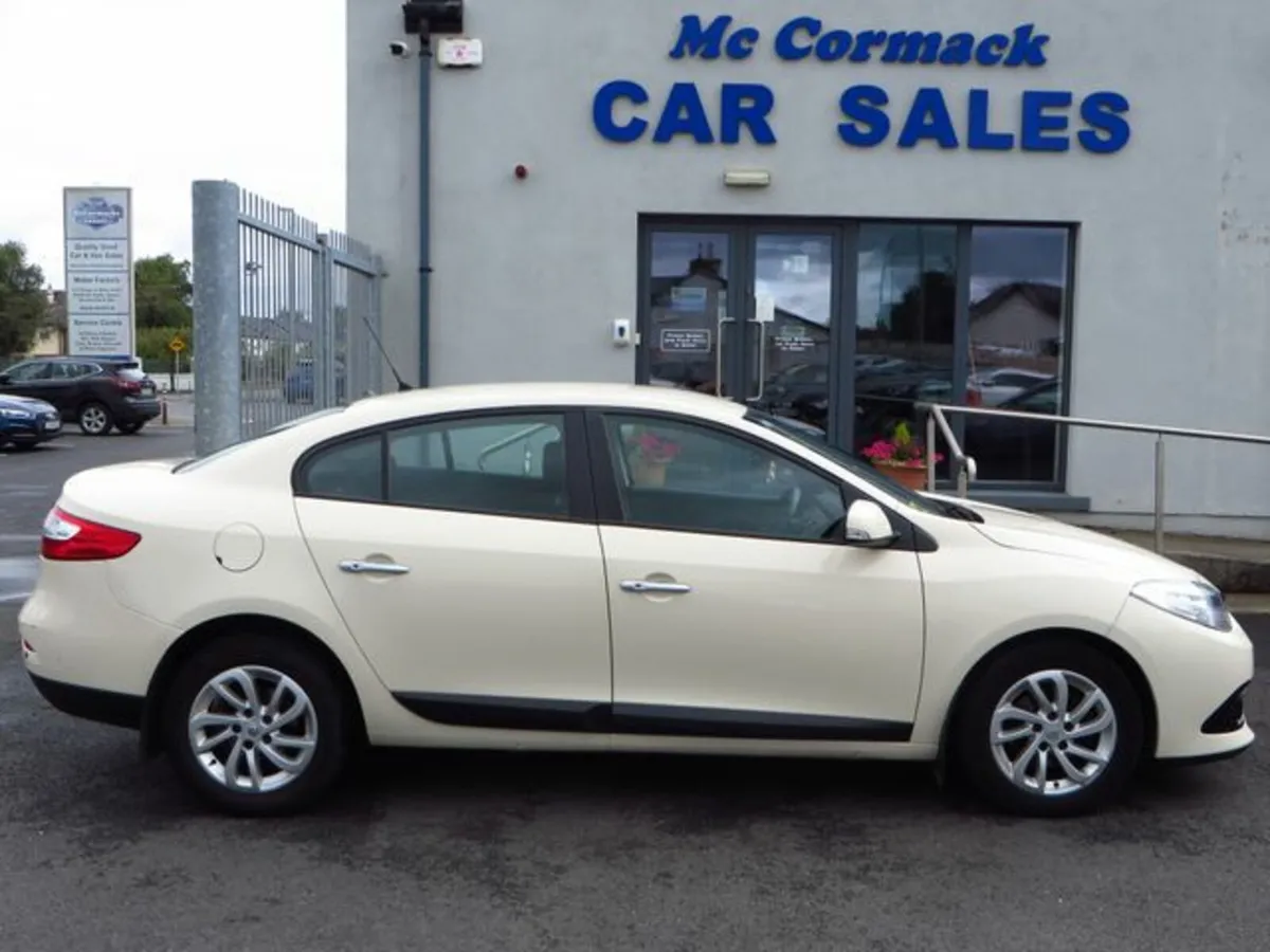 Renault Fluence Dynamique 1.5 DCI 110 4DR - Image 2