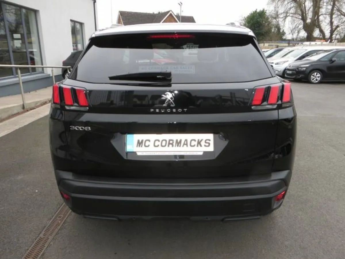 Peugeot 3008 1.2 ACTIVE PURETECH AUTOMATIC - Image 4