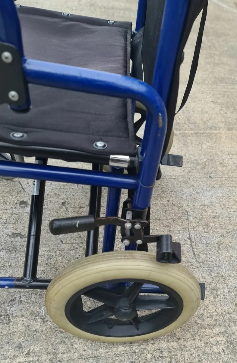 Homecare Medical Lightweight Ferno Compact Chair - Image 4