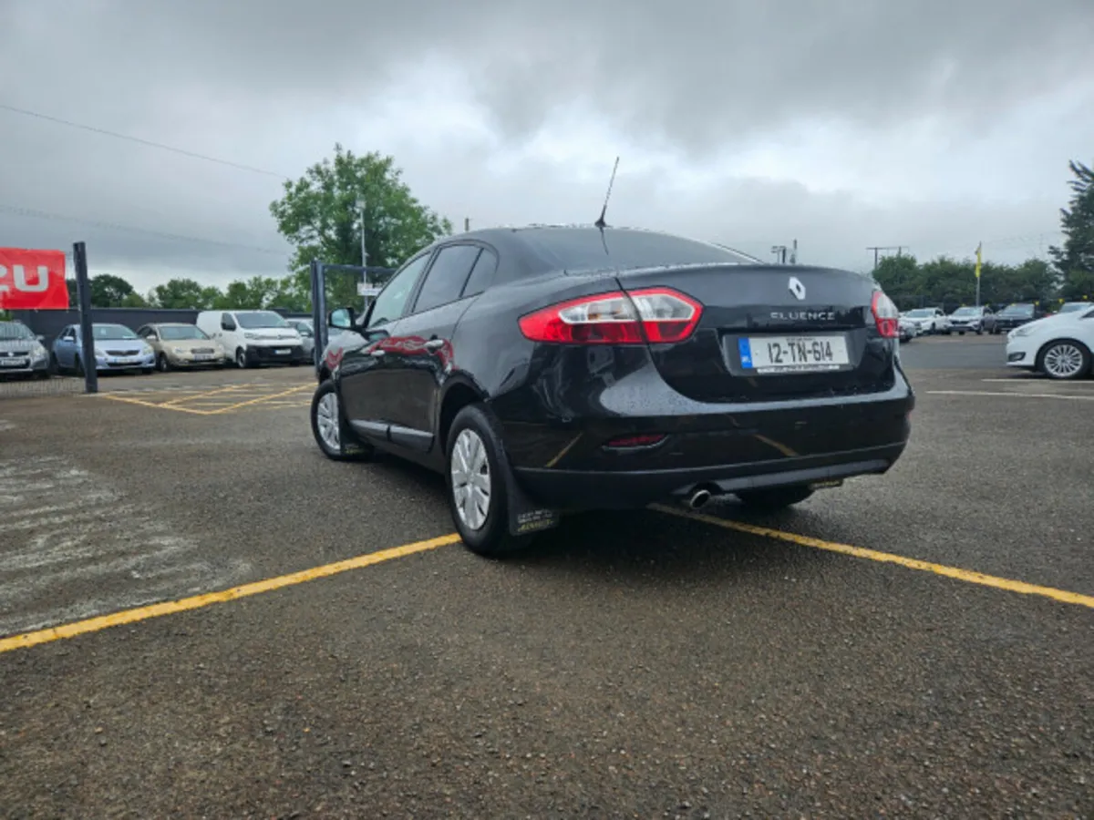 Renault Fluence Expression 1.5 DCI 90 4DR - Image 2