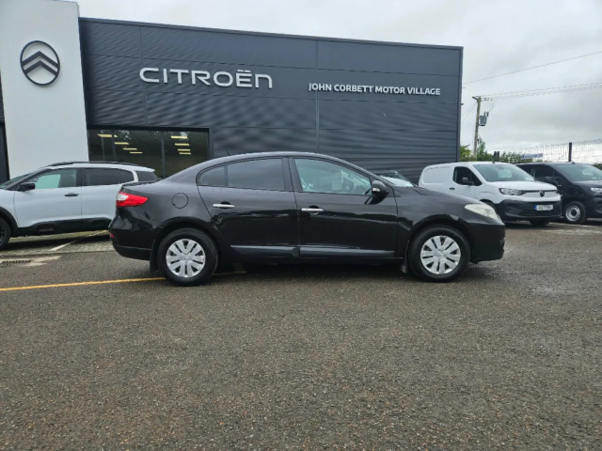 Renault Fluence Expression 1.5 DCI 90 4DR - Image 3